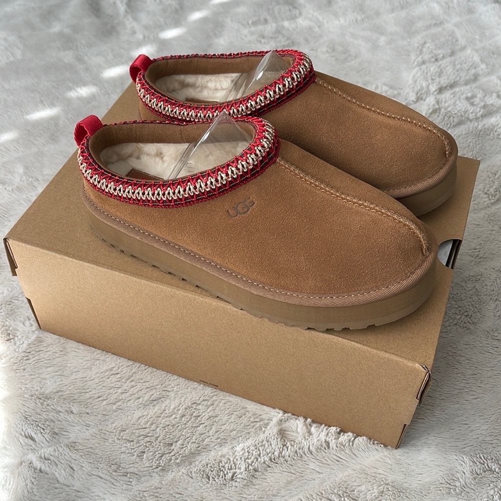 Ugg Tazz Kids 5/ Women’s 7